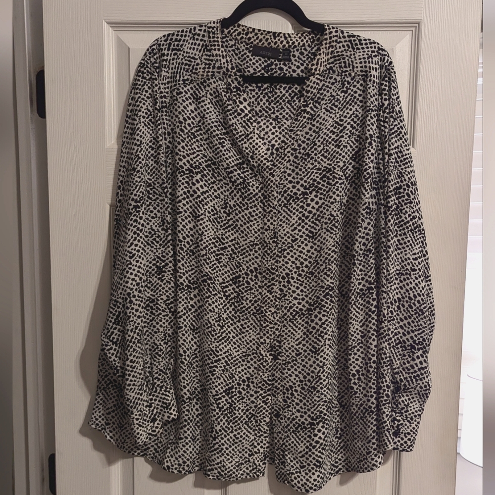 Apt 9 White and Black Printed Blouse size 2x